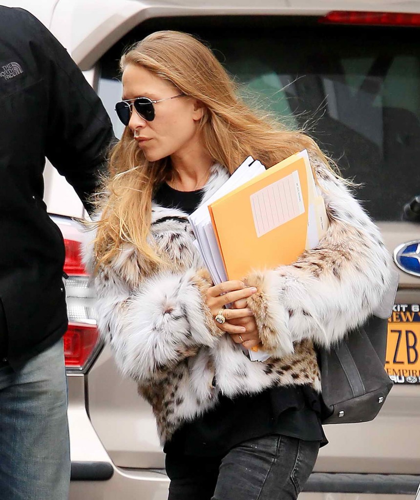 Mary-Kate Olsen Out in NYC 01/15/2016-1