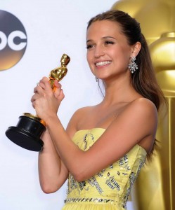 Alicia Vikander at 88th Annual Academy Awards in Hollywood 02/28/2016-5