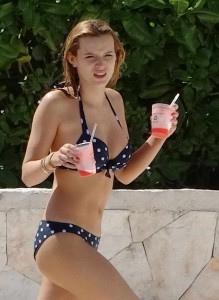 Bella Thorne in Bikini on the Beach in Mexico 02/14/2016-2
