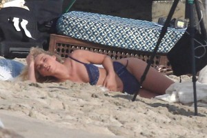 Elsa Hosk in Bikini During a Photoshoot for Victoria's Secret 02/26/2016-7