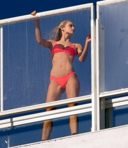 Hannah Ferguson Modeling in Bikini in Miami 02/18/2016-2