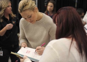 Kate Hudson Signs Copies of Her Book in Bloomington 02/21/2016-2