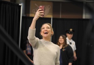Kate Hudson Signs Copies of Her Book in Bloomington 02/21/2016-4
