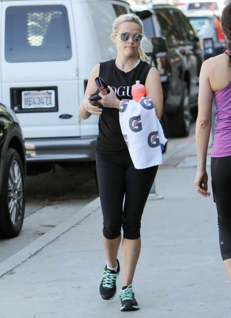 Reese Witherspoon Out in Los Angeles 02/20/2016-1