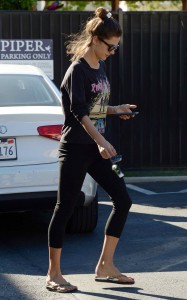 Alessandra Ambrosio Out in Los Angeles 03/23/2016-5