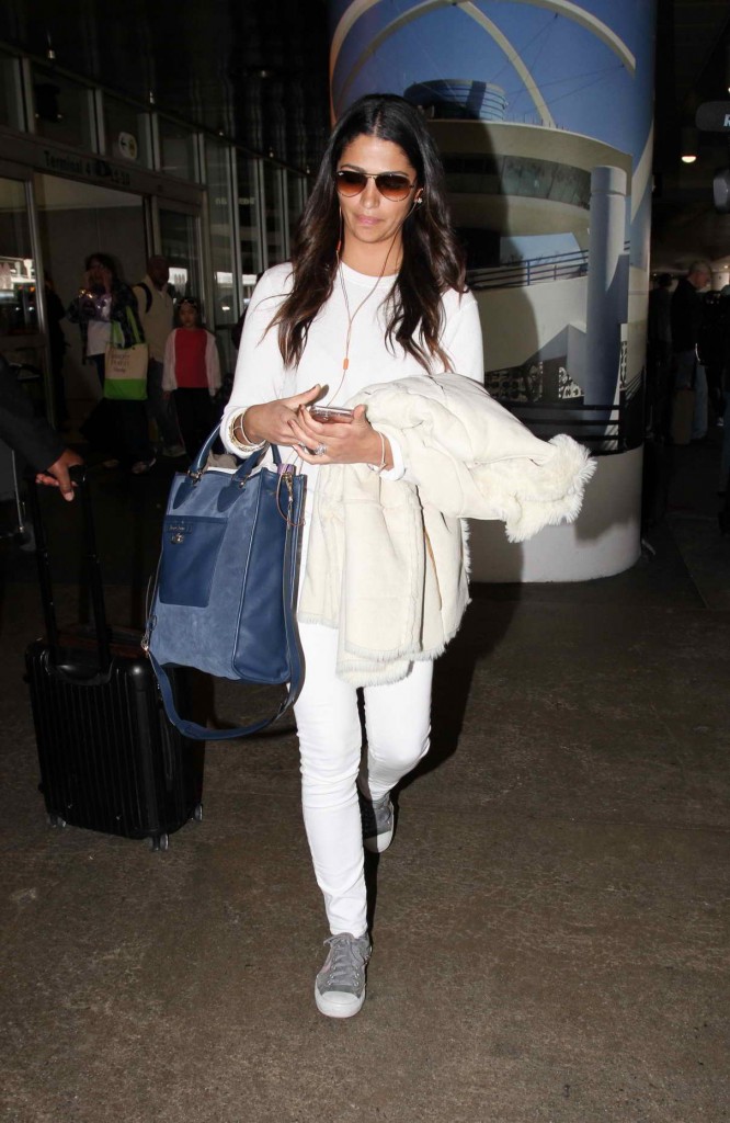 Camila Alves Arrives at LAX Airport 03/04/2016-1