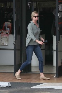 Emily VanCamp Out Shopping in West Hollywood 03/10/2016-2