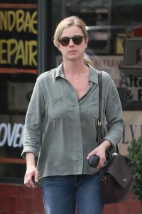 Emily VanCamp Out Shopping in West Hollywood 03/10/2016-5