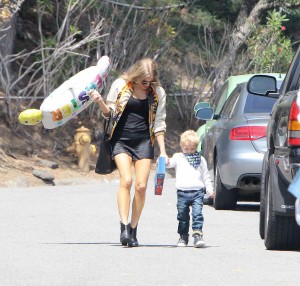 Fergie With Her Family Attends Church in Brentwood 03/27/2016-5