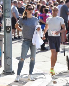 Jennifer Garner Attends a Charity Marathon in Brentwood 03/06/2016-5