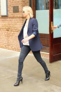 Jennifer Lawrence Out in New York City 03/25/2016-3