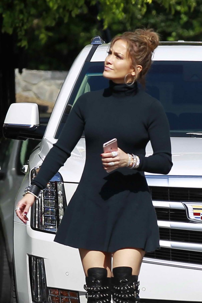 Jennifer Lopez Out in West Hollywood 03/14/2016-1