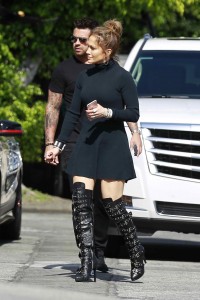 Jennifer Lopez Out in West Hollywood 03/14/2016-4