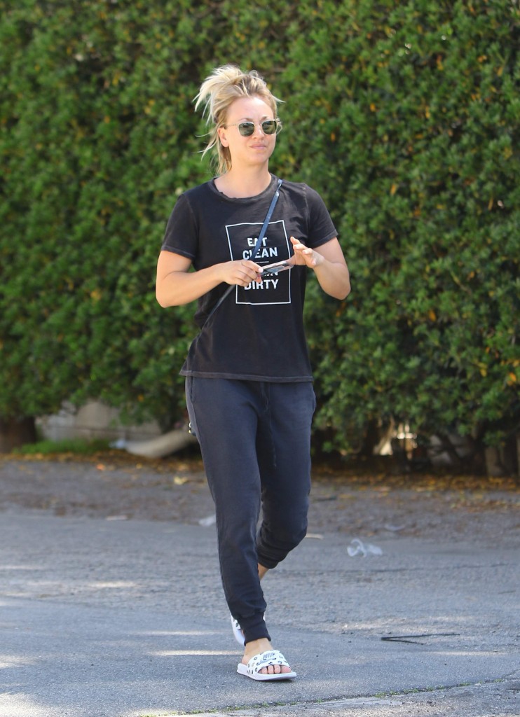 Kaley Cuoco Leaves the Nail Salon in Studio City 03/16/2016-1