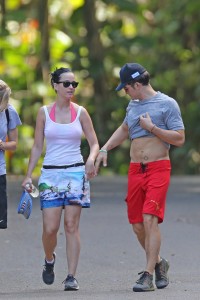 Katy Perry Hiking in Hawaii 02/29/2016-4