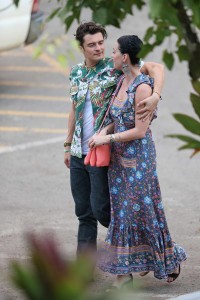 Katy Perry Hiking in Hawaii 02/29/2016-6