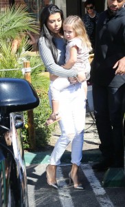 Kourtney Kardashian Out in Calabasas 02/29/2016-3