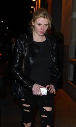 Lara Stone Arrives at Her Hotel in Paris 03/05/2016