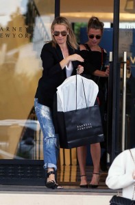 Molly Sims Shopping in Los Angeles 03/11/2016-3