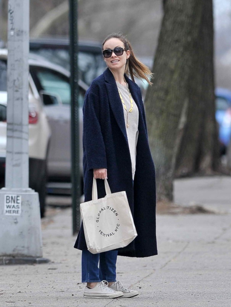 Olivia Wilde Taking a Sunday Stroll in Brooklyn 03/13/2016-1