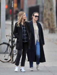Olivia Wilde Taking a Sunday Stroll in Brooklyn 03/13/2016-4