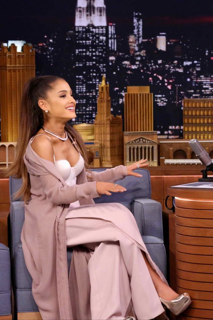 Ariana Grande Attends The Tonight Show in New York City 04/25/2016-1