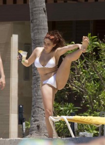 Ariel Winter Wearing a White Bikini in the Bahamas 04/05/2016-4