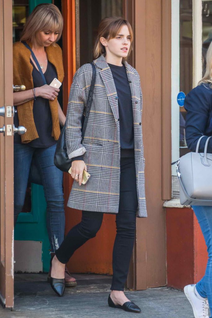 Emma Watson Leaves a Restaurant in New York 04/27/2016-1