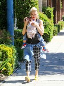 Gwen Stefani Out in Burbank 04/16/2016-4