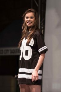 Hailee Steinfeld During H&M at Sundance Square Opening in Fort Worth 04/20/2016-3