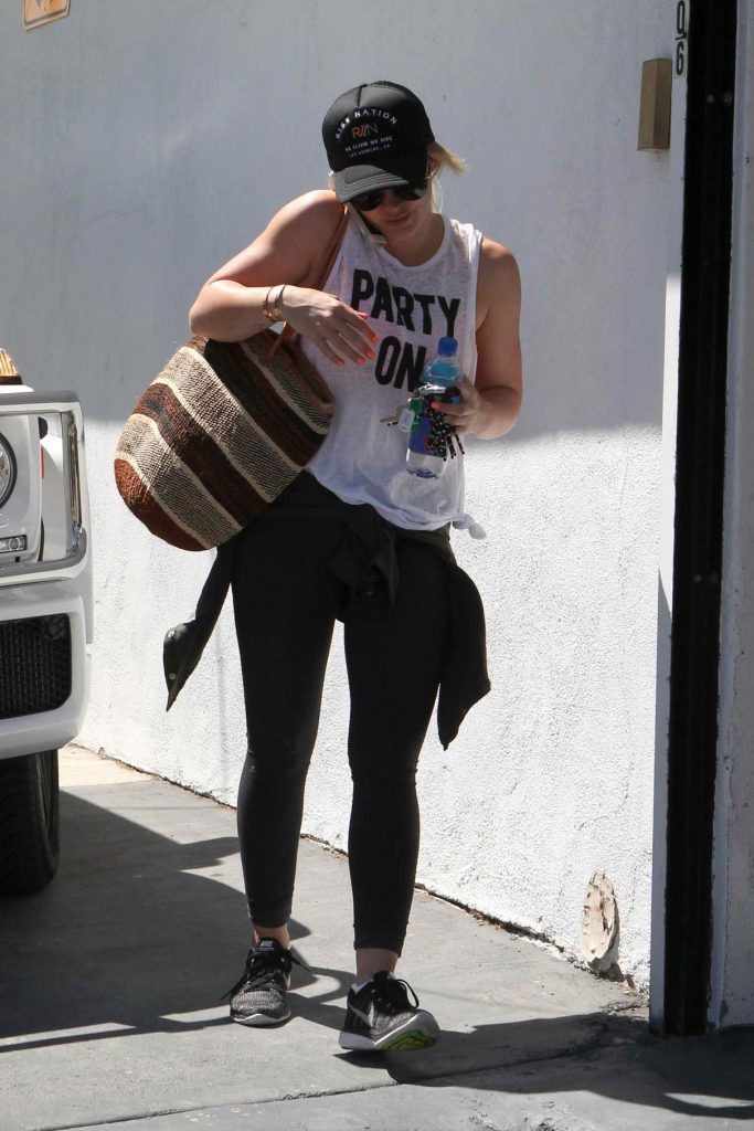 Hilary Duff  at a Gym in West Hollywood 04/20/2016-1