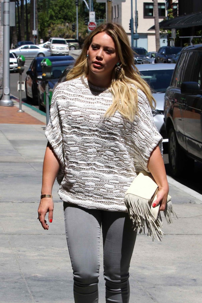 Hilary Duff Was Spotted in Beverly Hills 04/16/2016-1