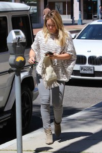 Hilary Duff Was Spotted in Beverly Hills 04/16/2016-4