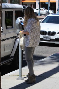 Hilary Duff Was Spotted in Beverly Hills 04/16/2016-5