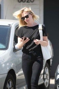 January Jones Leaving the Salon in Beverly Hills 04/04/2016-2