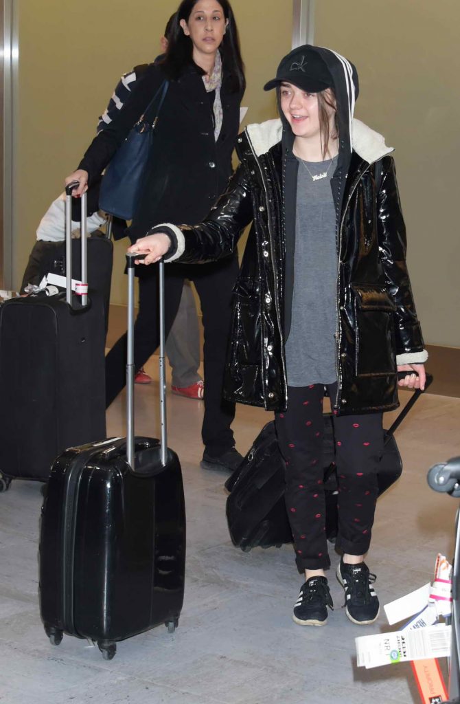 Maisie Williams Arrives in Tokyo 04/18/2016-1