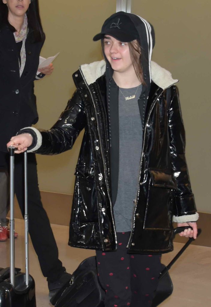 Maisie Williams Arrives in Tokyo 04/18/2016-2