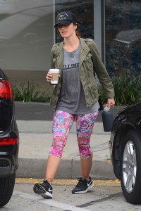 Minka Kelly Leaves Her Gym in Los Angeles 04/07/2016-3