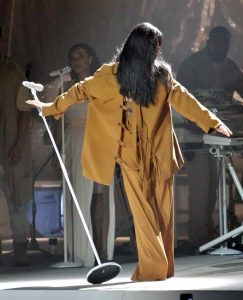 Rihanna Performs in Vancouver 04/23/2016-4