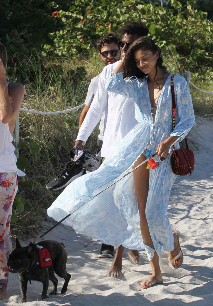Shanina Shaik and Her Boyfriend DJ Ruckus at the Beach in Miami 04/24/2016-1