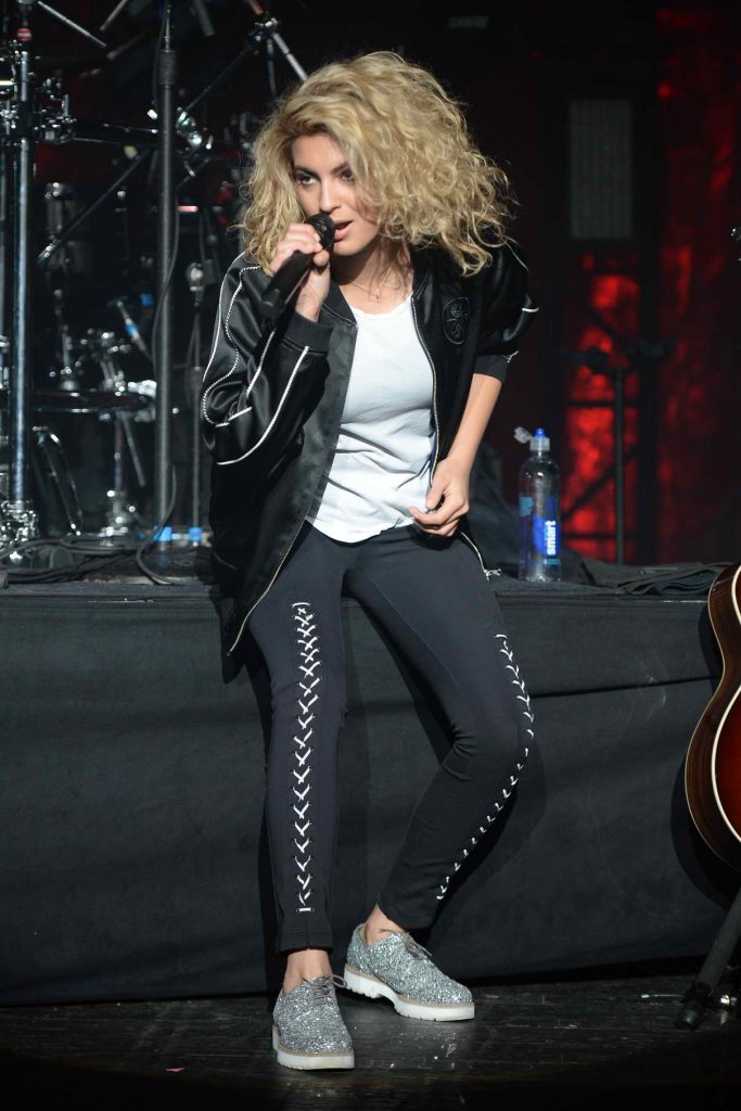 Tori Kelly Performes at the Fillmore in Miami Beach 04/17/2016-1