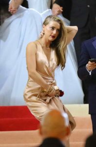 Amber Heard at the Costume Institute Gala in New York 05/02/2016-7