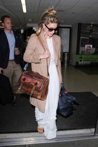 Amber Heard Was Seen at LAX Airport in LA 05/18/2016-3