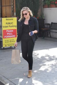 Chloe Grace Moretz Gets Lunch With Her Mom at Porta Via Restaurant in Beverly Hills 05/15/2016-2