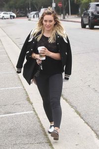 Hilary Duff Leaves an Office Building in Beverly Hills 05/04/2016-5