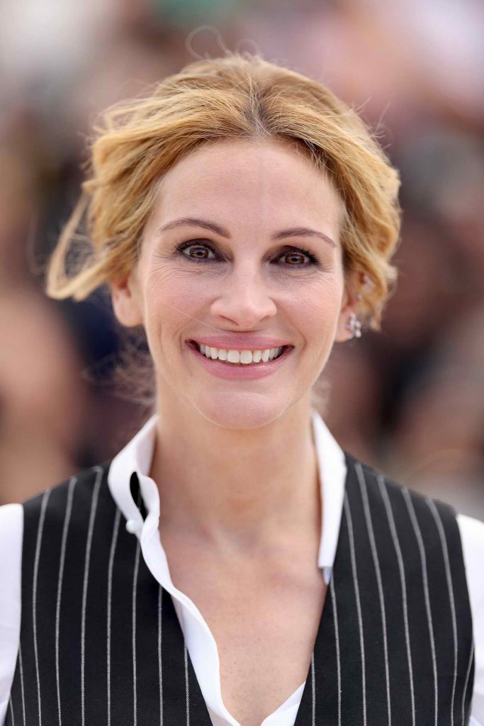 Julia Roberts at the Money Monster Photocall at the Palais de Festivals in Cannes 05/11/2016-1