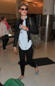 Katherine Heigl Arrives at Los Angeles International Airport 05/27/2016-2