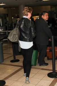 Katherine Heigl Arrives at Los Angeles International Airport 05/27/2016-5