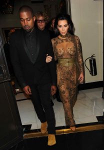 Kim Kardashian Leaves Her Hotel in London 05/23/2016-3