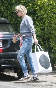 Kristen Stewart Out in Los Feliz 05/06/2016-2